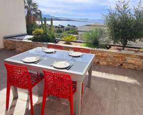 MAGNIFIQUE APPARTEMENT VUE MER - GRANDE TERRASSE ET PISCINE